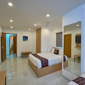 Hotel Sapphire Club Hub, Kochi