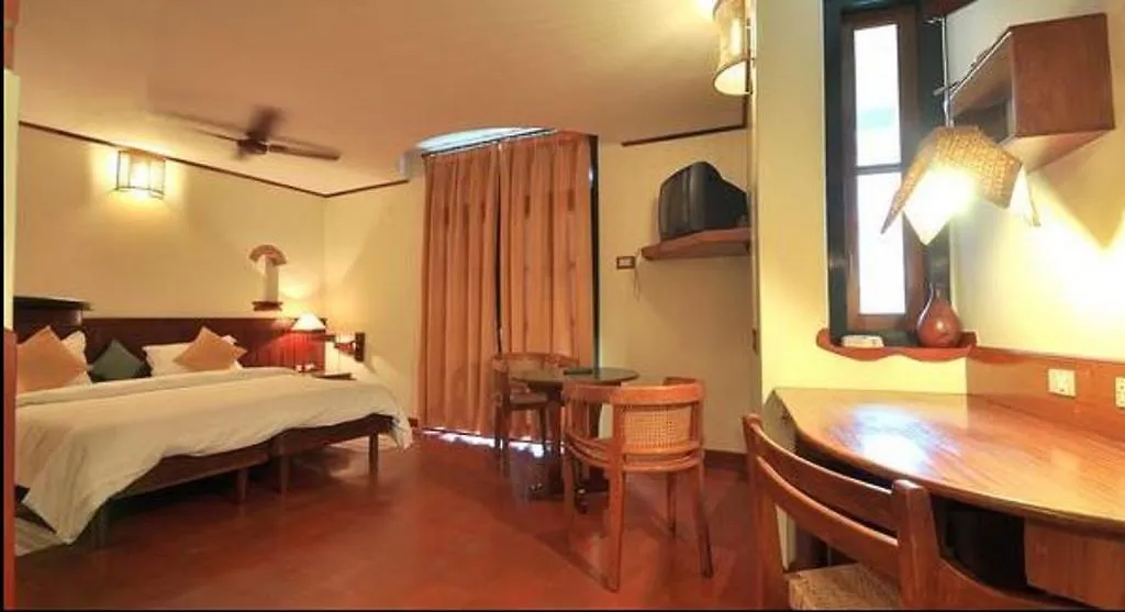 فندق بي تي إتش ساروفارام Kochi