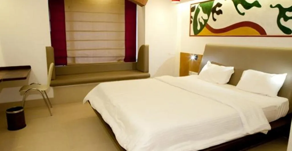 فندق بي تي إتش ساروفارام Kochi 3*,