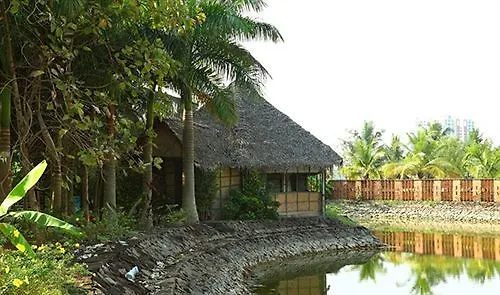 فندق بي تي إتش ساروفارام Kochi
