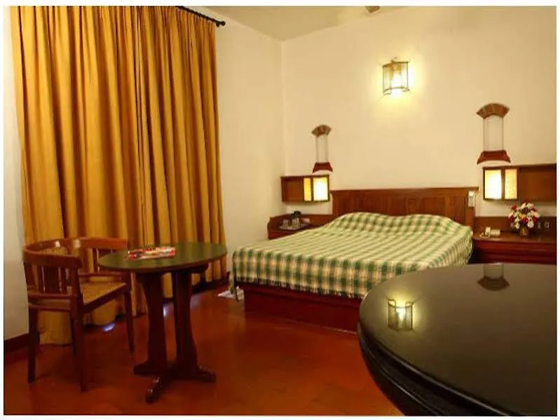 فندق بي تي إتش ساروفارام Kochi الهند