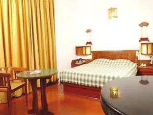 فندق بي تي إتش ساروفارام Kochi