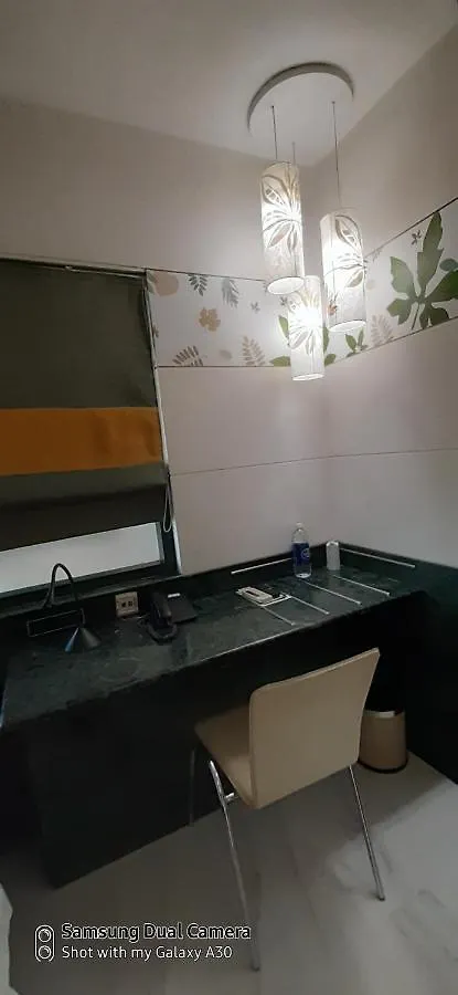 فندق بي تي إتش ساروفارام Kochi